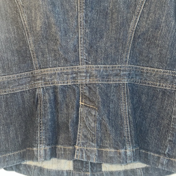 Tommy Hilfiger - Picture 7 of 8